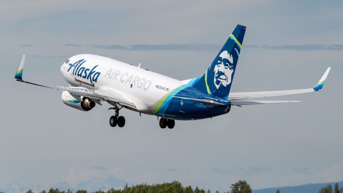 Alaska Airlines to fly Amazon packages after completing Hawaiian buy