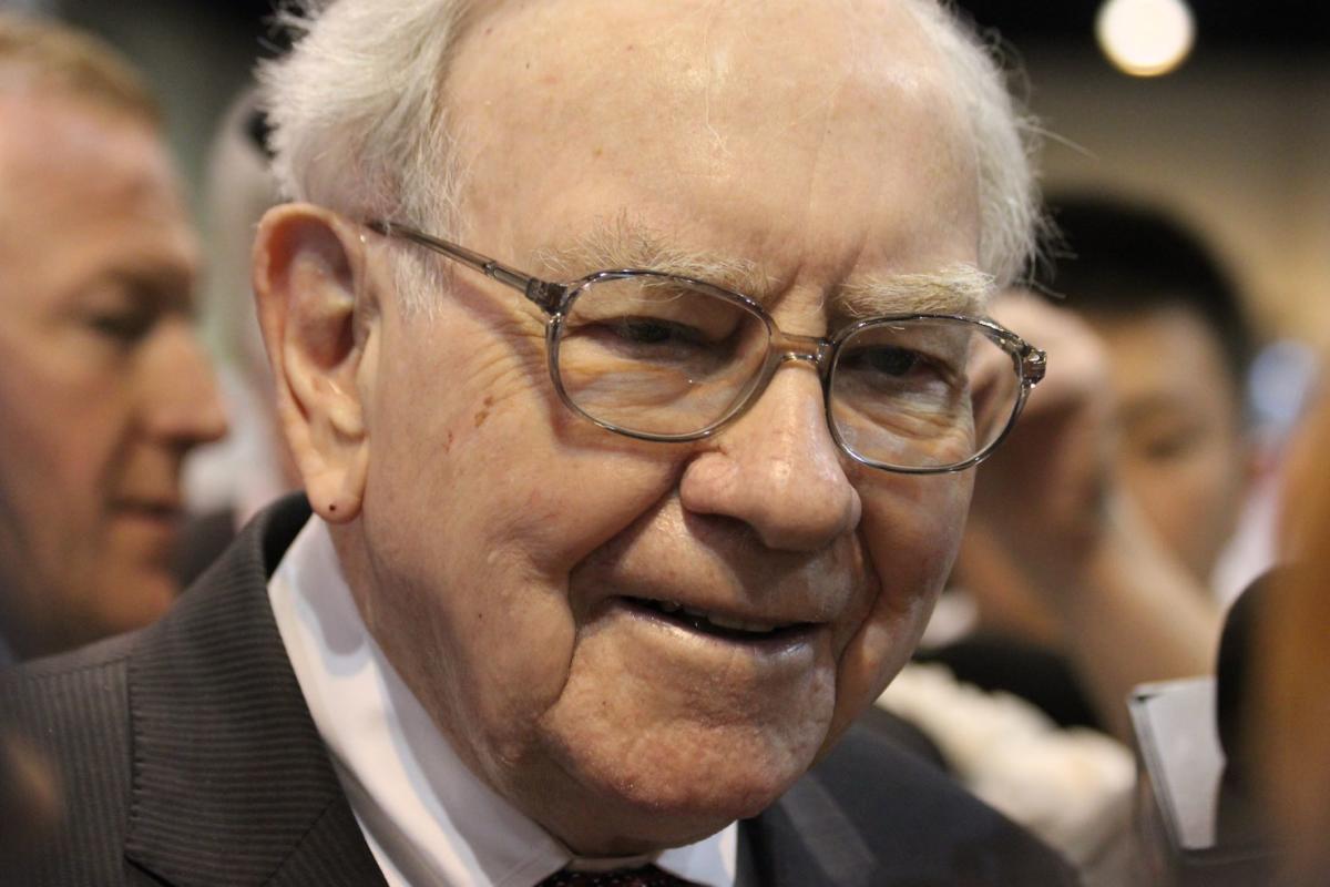 If You Invested $10,000 in Warren Buffett's Top 3 Stocks 10 Years Ago, This Is How Much You'd Have Today